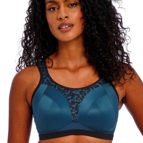 active woman wearing Freya Dynamic sports bra