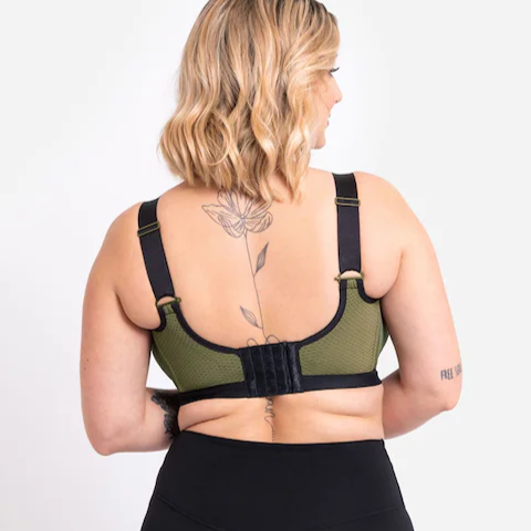 model wearing Curvy Kate Everymove Wired Multiway Sports Bra showing standard strap option